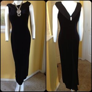 _Elegant Black Velvet Shiffon Gown ❤